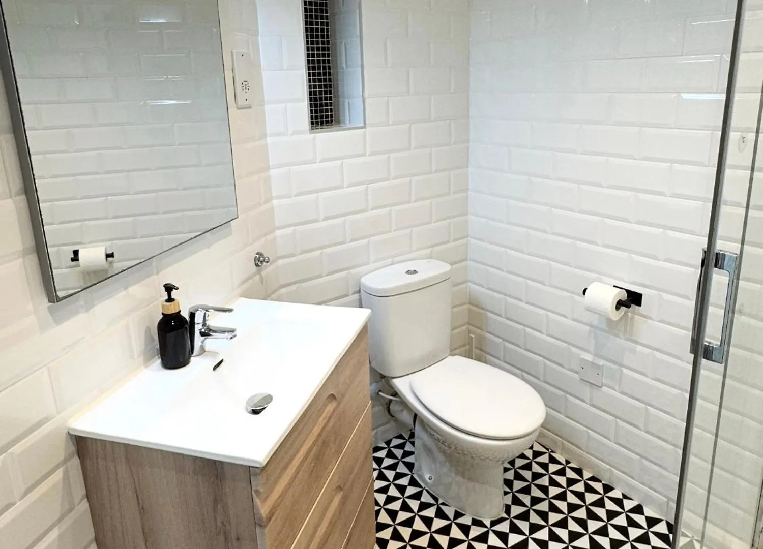 Апартаменты Stylish City Centre Studio - Grand Central House Гибралтар Гибралтар
