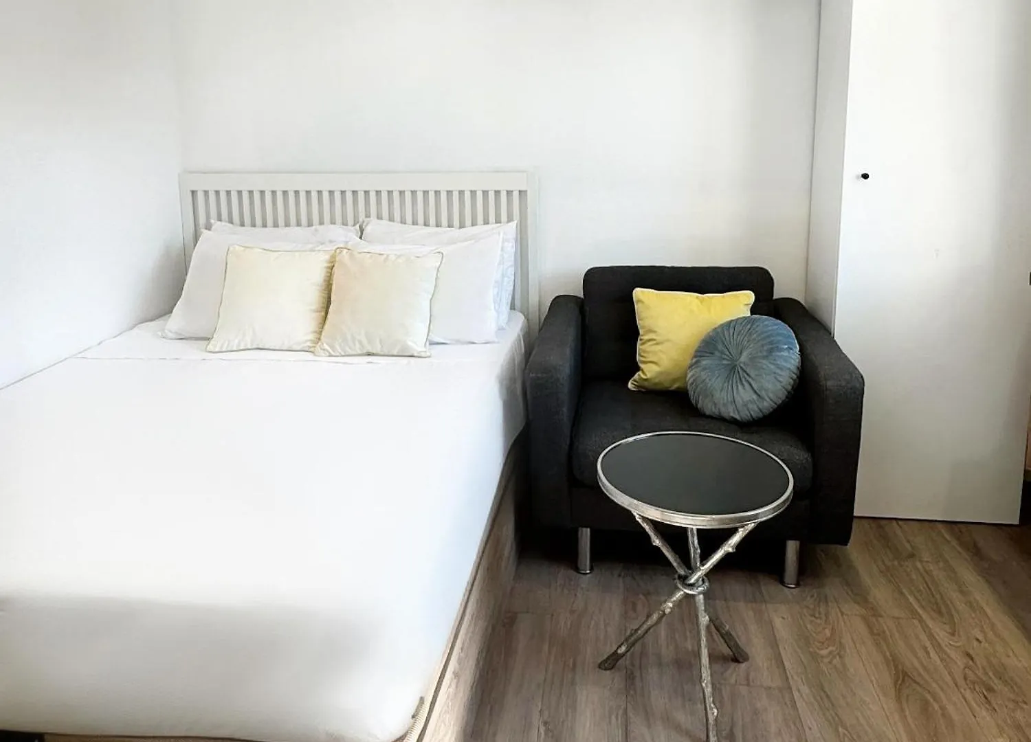 Stylish City Centre Studio - Grand Central House Gibraltar Apartment